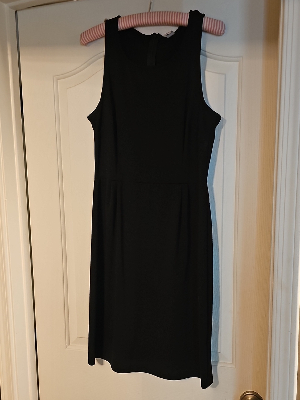 Classic Black Sleeveless Midi Dress - Timeless Work-to-Evening Style Knee Length